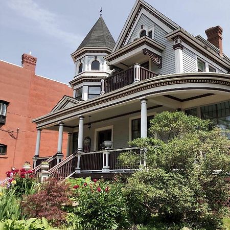 Mahogany Manor Bed & Breakfast Saint-Jean Extérieur photo