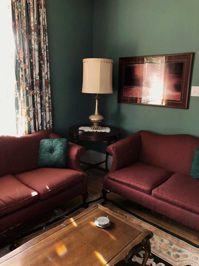 Mahogany Manor Bed & Breakfast Saint-Jean Extérieur photo
