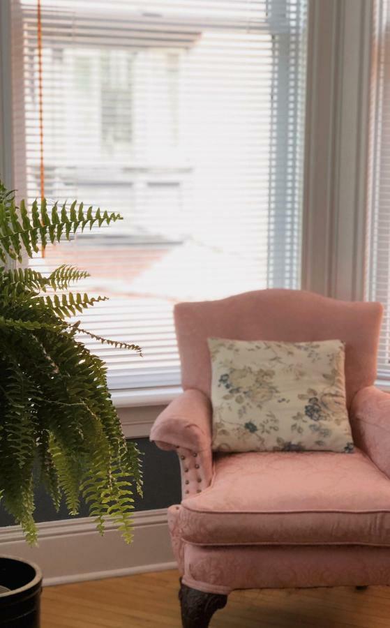 Mahogany Manor Bed & Breakfast Saint-Jean Extérieur photo