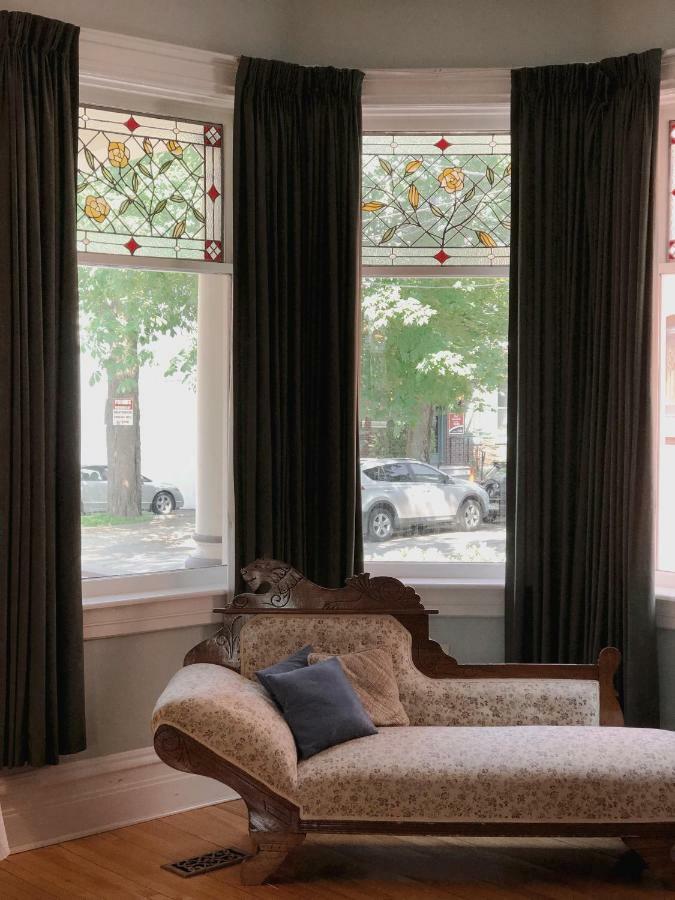 Mahogany Manor Bed & Breakfast Saint-Jean Extérieur photo