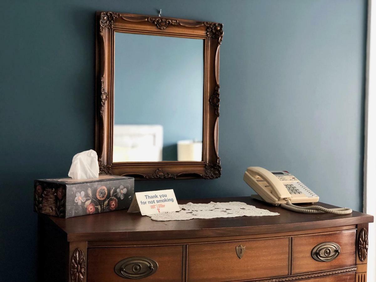 Mahogany Manor Bed & Breakfast Saint-Jean Extérieur photo