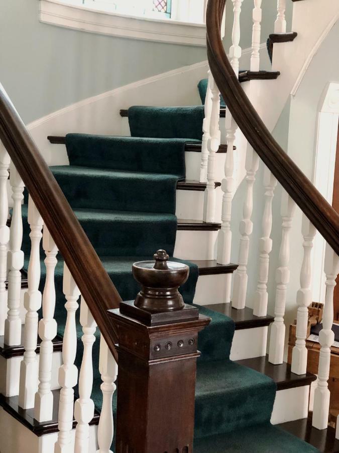 Mahogany Manor Bed & Breakfast Saint-Jean Extérieur photo