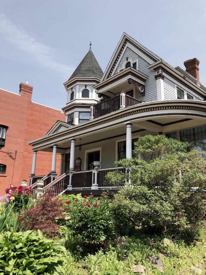 Mahogany Manor Bed & Breakfast Saint-Jean Extérieur photo