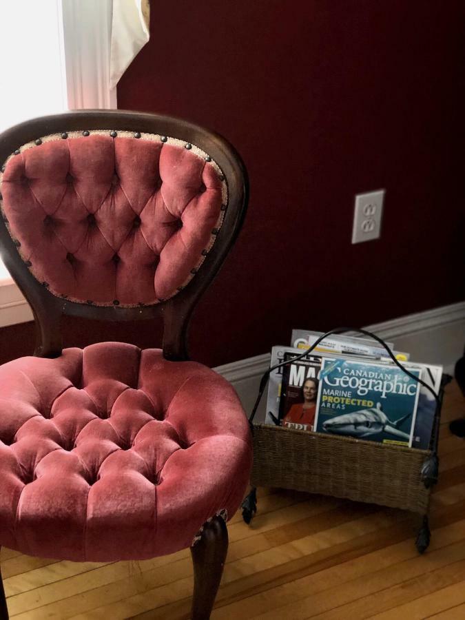 Mahogany Manor Bed & Breakfast Saint-Jean Extérieur photo