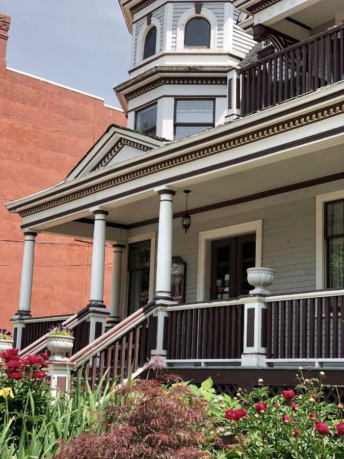 Mahogany Manor Bed & Breakfast Saint-Jean Extérieur photo