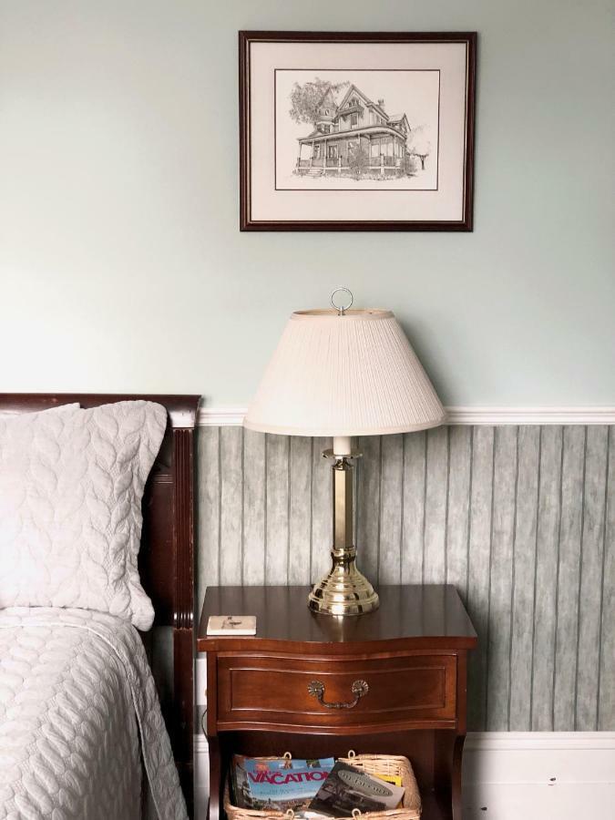 Mahogany Manor Bed & Breakfast Saint-Jean Extérieur photo